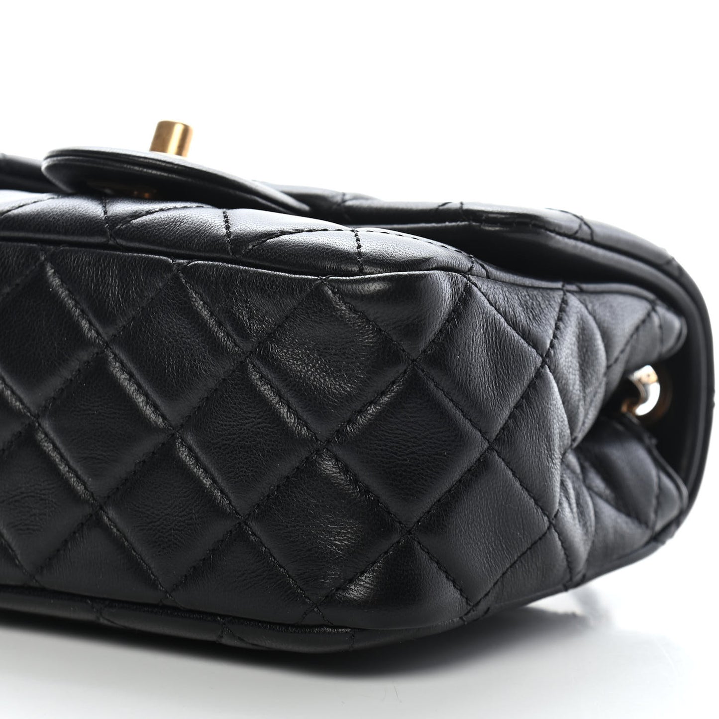 Lambskin Quilted Mini Pearl Crush Flap Black