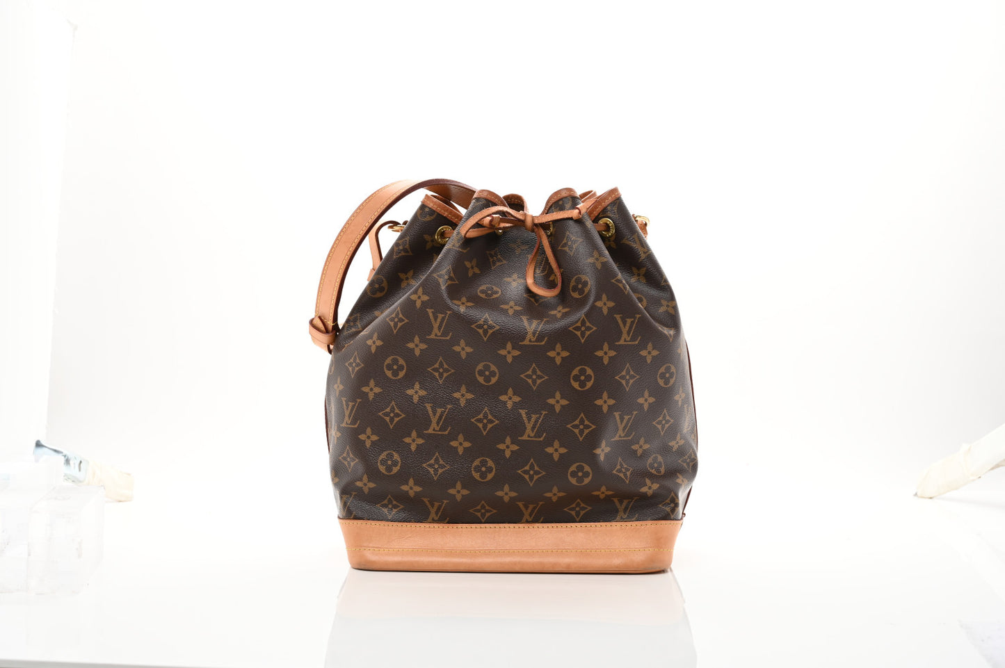 Monogram Noe