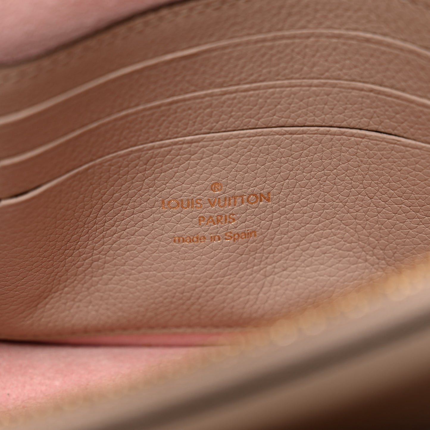 Soft Calfskin My Lockme Chain Pochette Greige