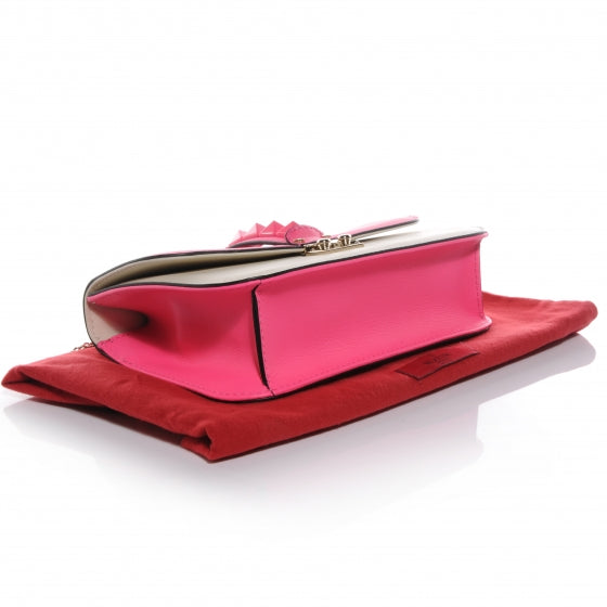 Vitello Bi-Color Large Glam Lock Rockstud Flap Fuxia Fluo Ivory