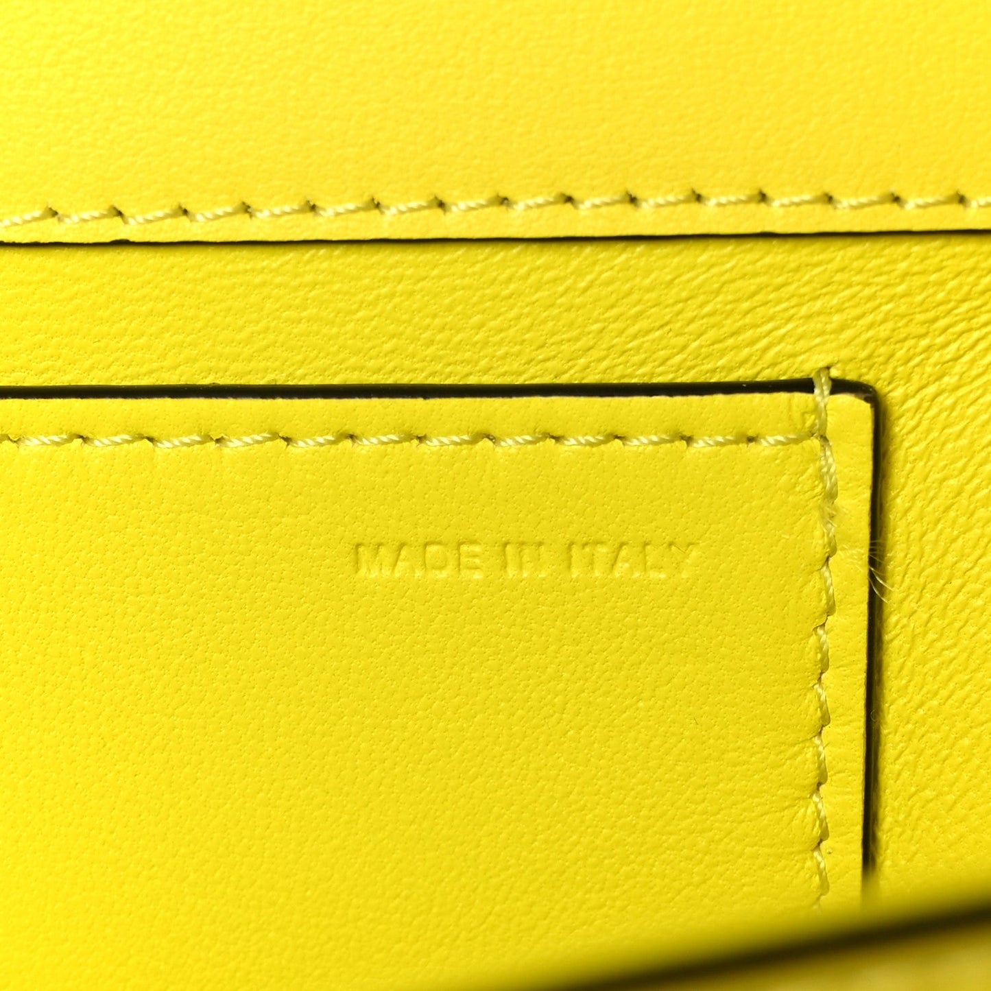 Calfskin Vlogo Loco Shoulder Bag Bright Lemon