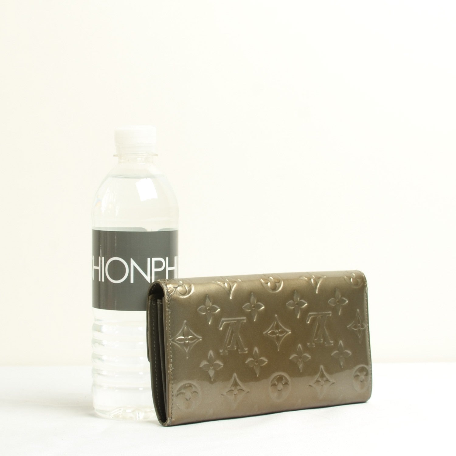 Louis Vuitton Vernis Sarah Wallet Gris Art Deco 3 of 17