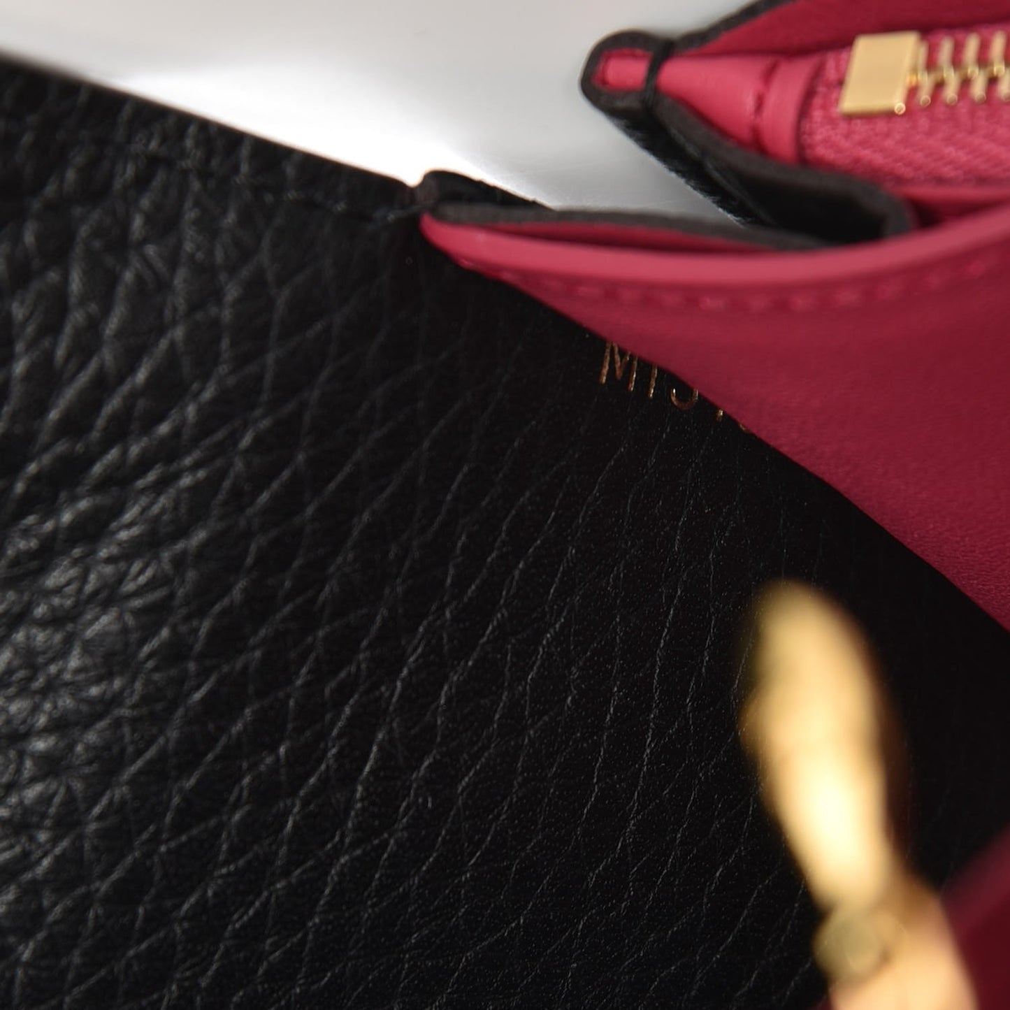 Taurillon Capucines Wallet Black