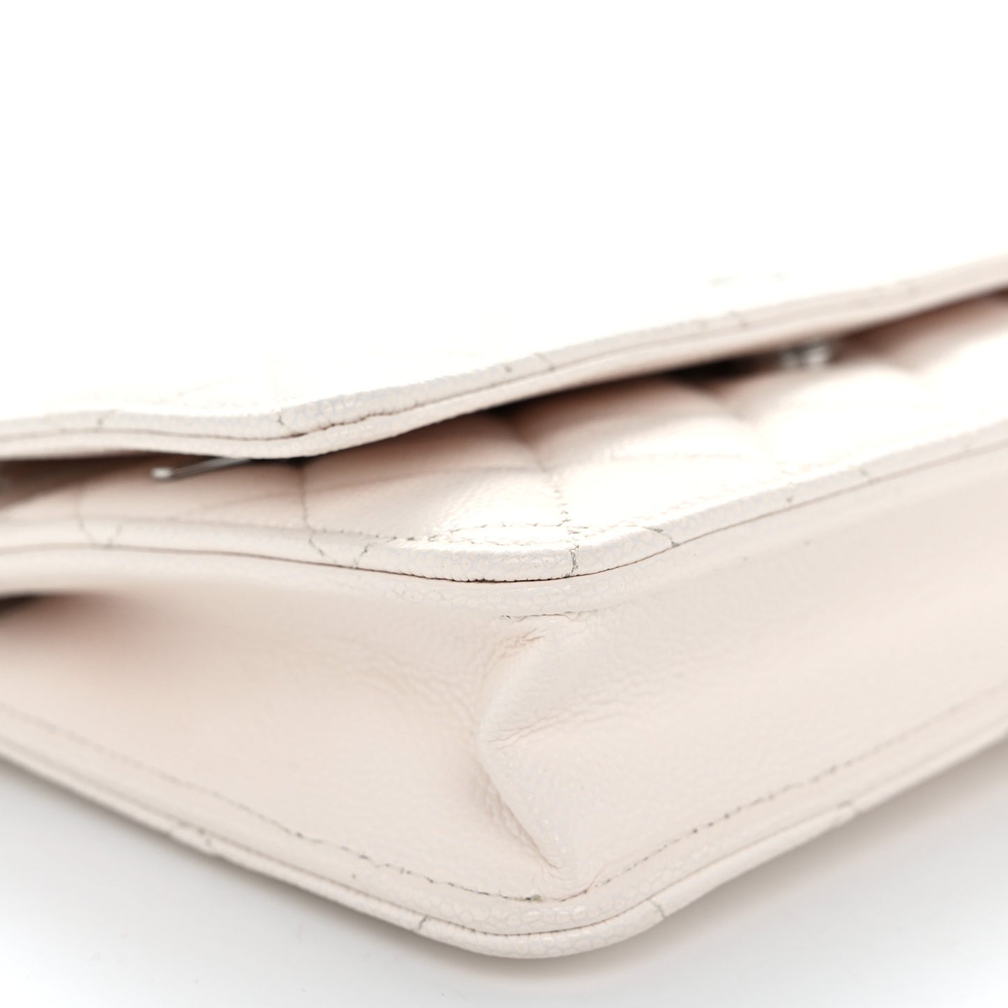Caviar Quilted Wallet on Chain WOC White