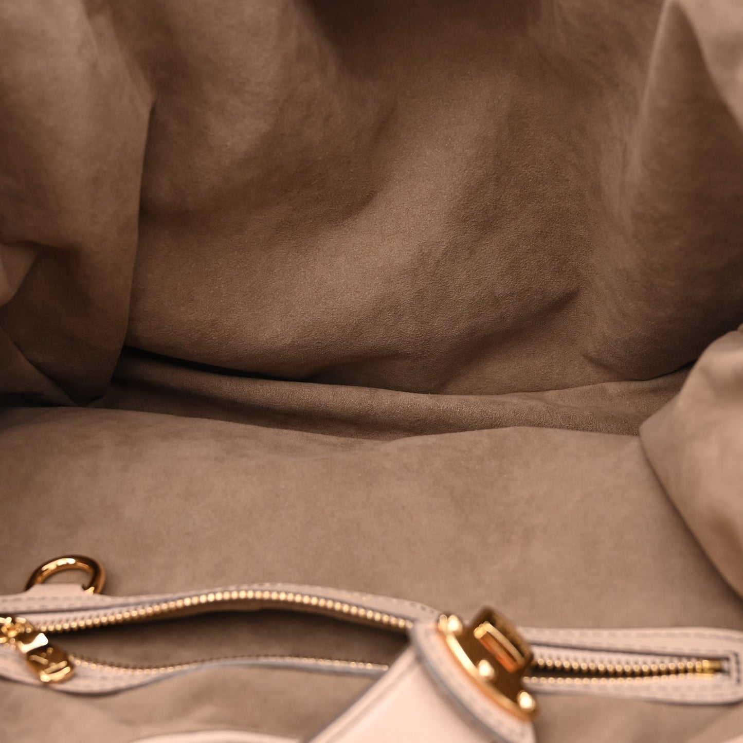 LOUIS VUITTON Mahina L Sable