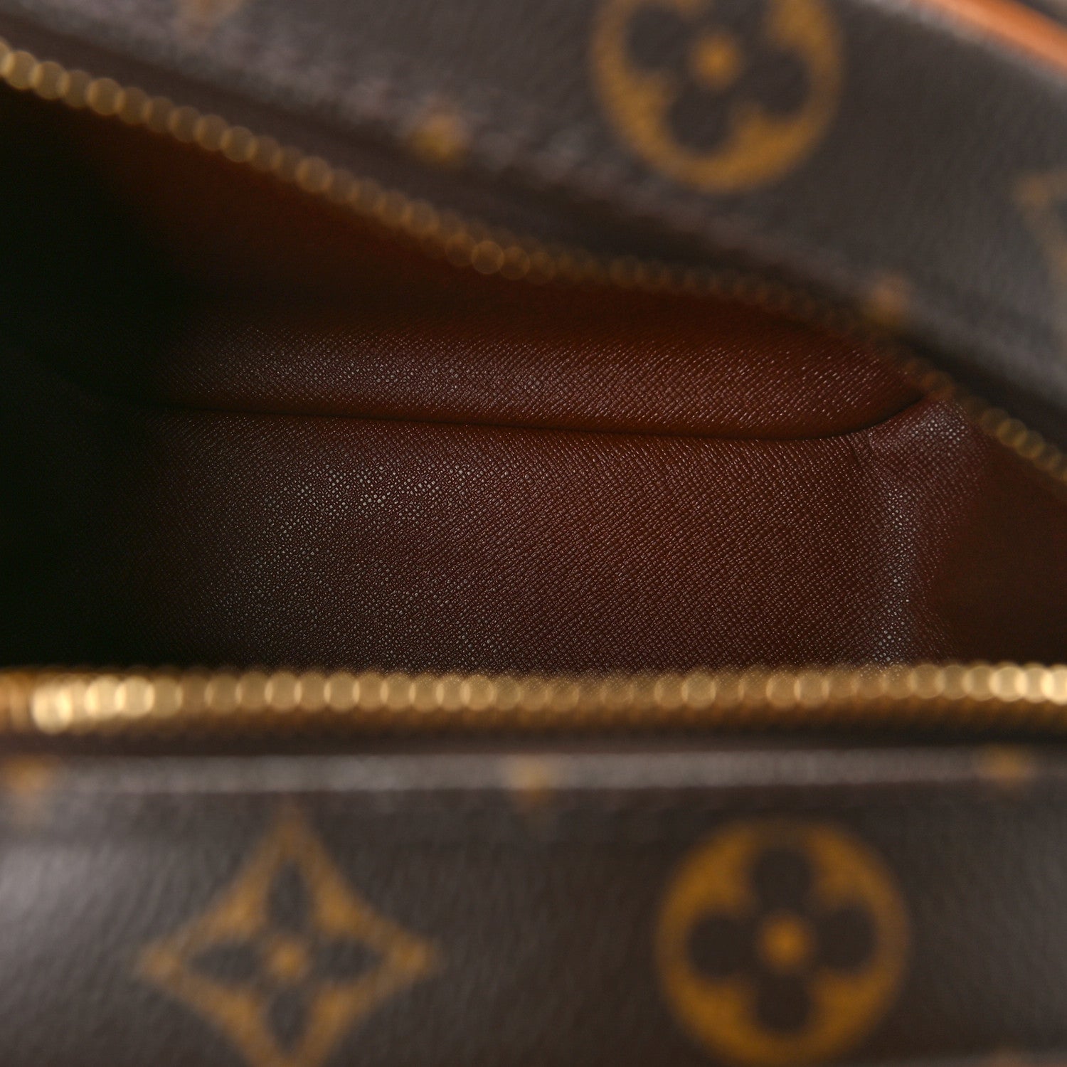 Louis Vuitton Monogram Blois 5 of 8