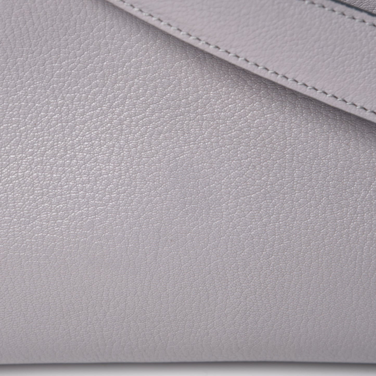 Sugar Goatskin Medium Antigona Pearl Grey