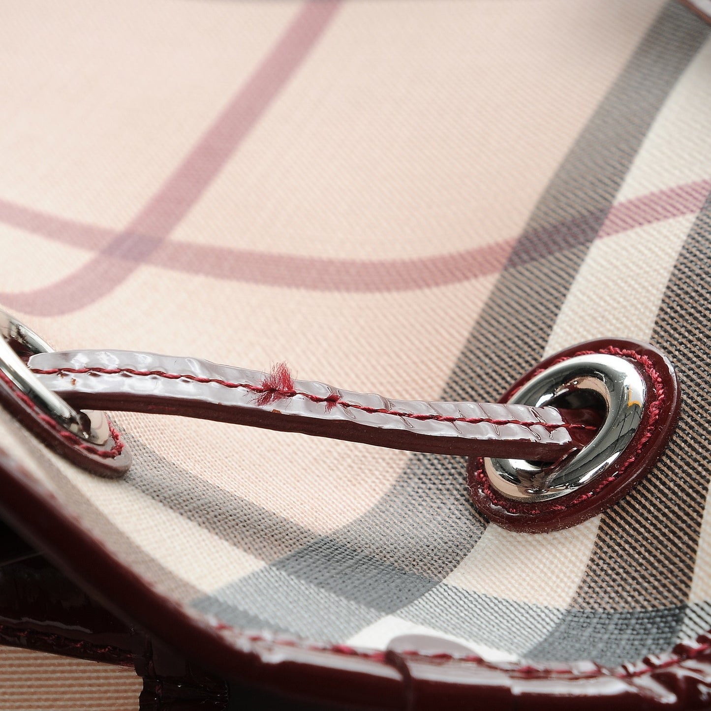 Supernova Check Drawstring Tote Berry Red