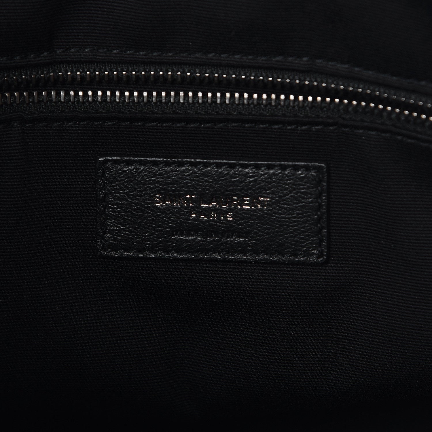 Saint Laurent Crinkled Calfskin Matelasse Monogram Niki Shoulder Bag Light Taupe 6 of 9