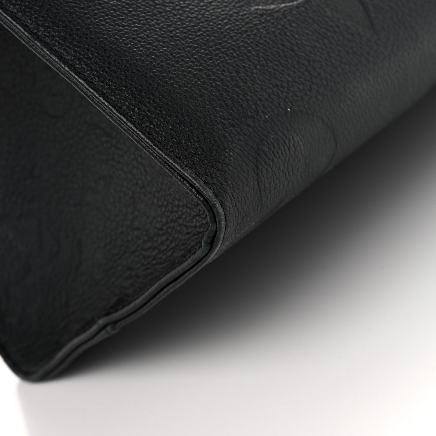 Louis Vuitton Empreinte Monogram Giant OnTheGo MM Black 11 of 12