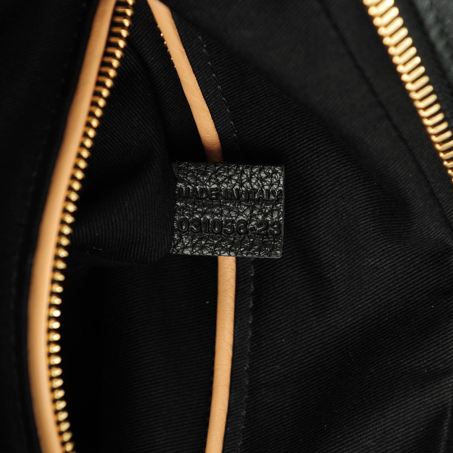 Calfskin Medium Paraty Black