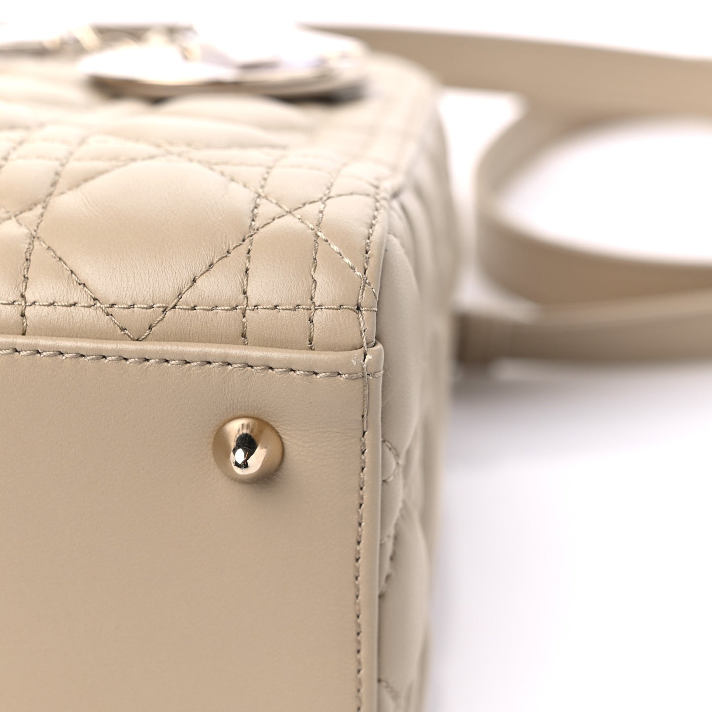 Lambskin Cannage Medium Lady Dior Beige