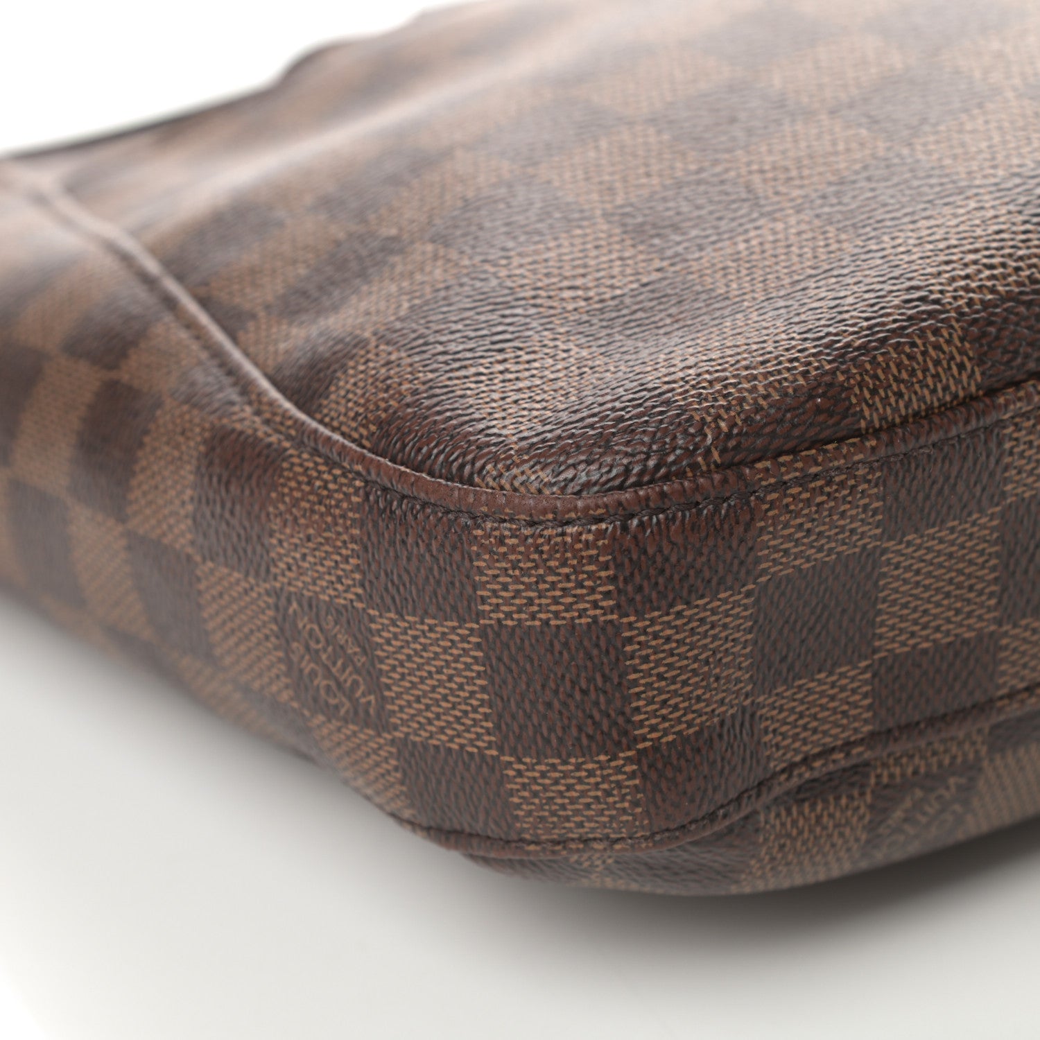 Louis Vuitton Damier Ebene South Bank Besace 10 of 18