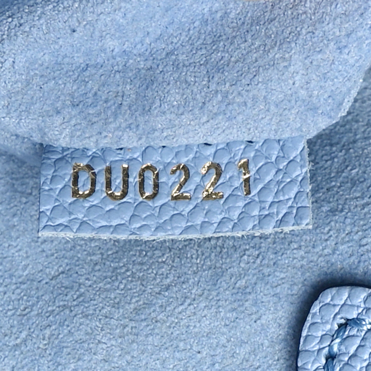 Louis Vuitton Empreinte Monogram Giant By The Pool Onthego MM Summer Blue 7 of 10