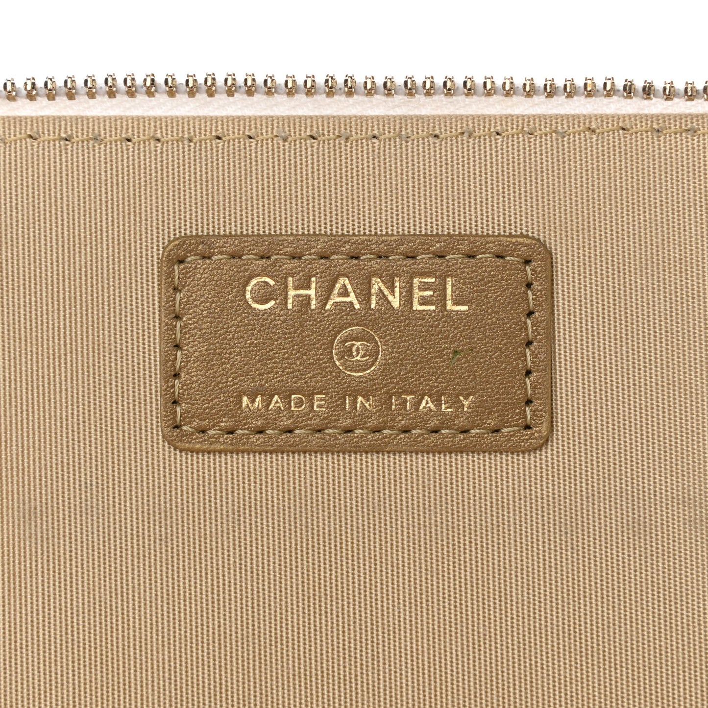 Lambskin Quilted Pearl Crush Small Vanity Case With Chain White