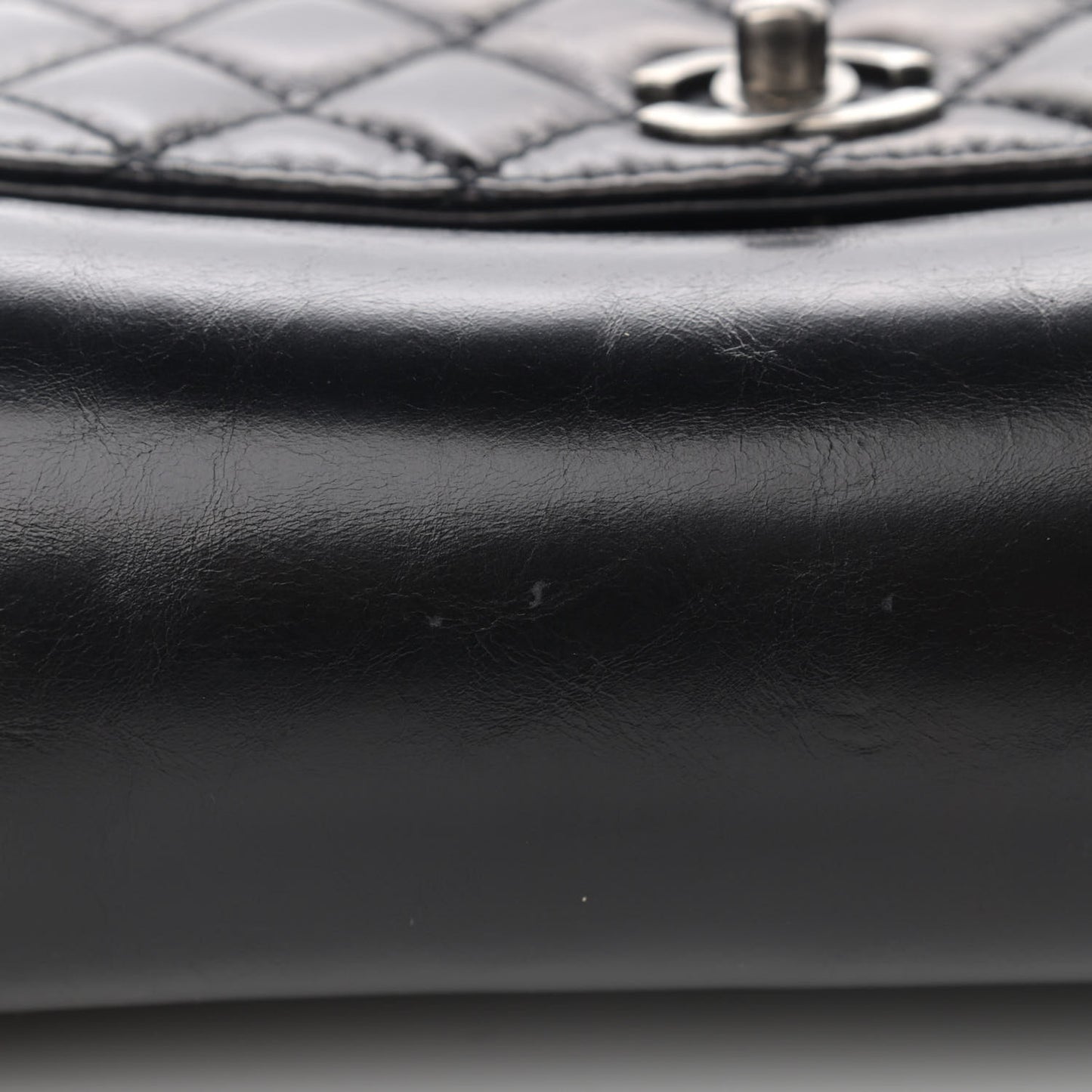 Glazed Calfskin Pilot Essentials Flap Black