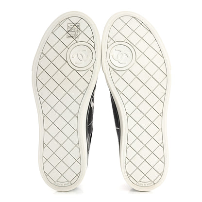 Chanel Printed Fabric Low Top Logo Sneakers 38.5 White Black 6 of 10