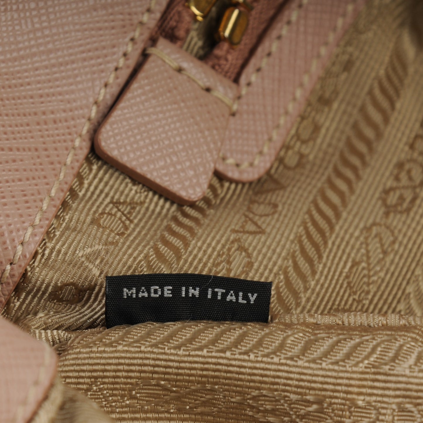 Saffiano Large Galleria Double Zip Tote Cammeo