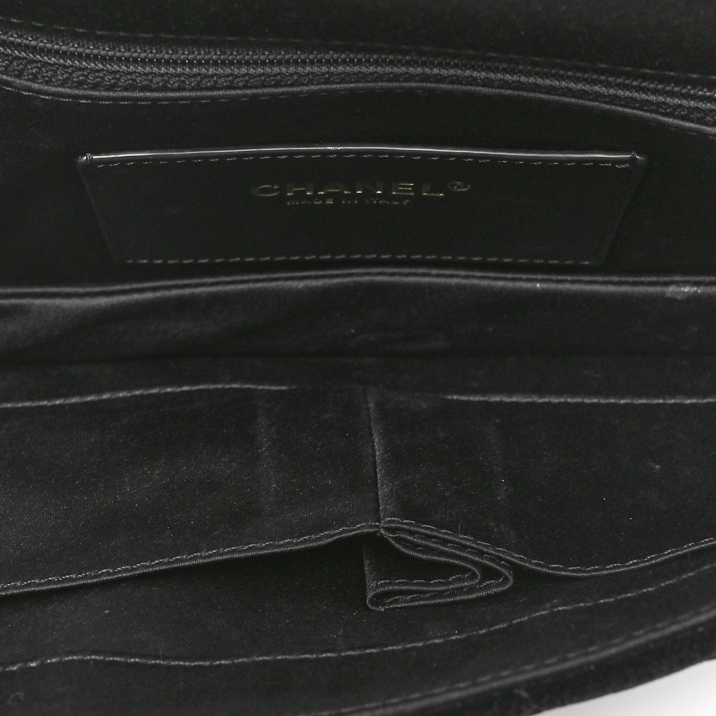 Velvet Quilted CC Pearl Clutch Black