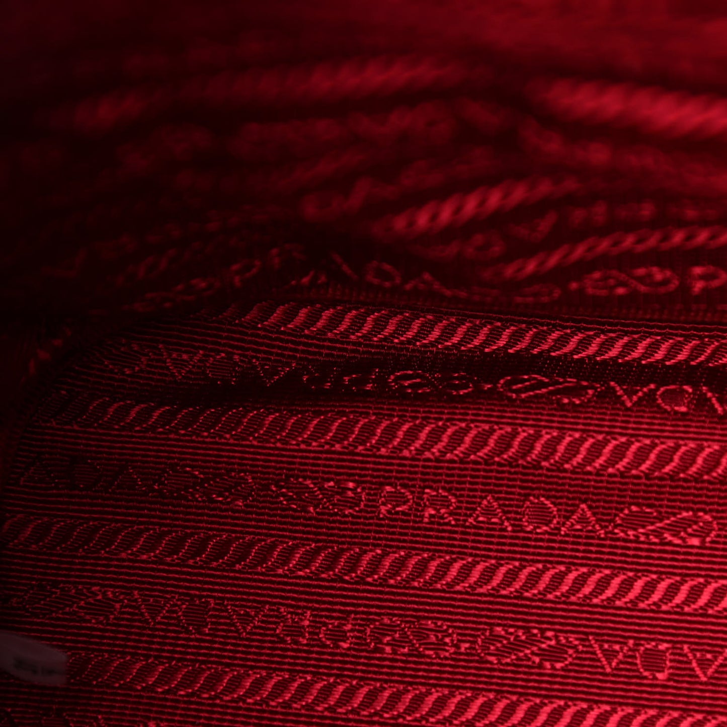 Soft Calfskin Impunture Diagramme Bucket Bag Rosso
