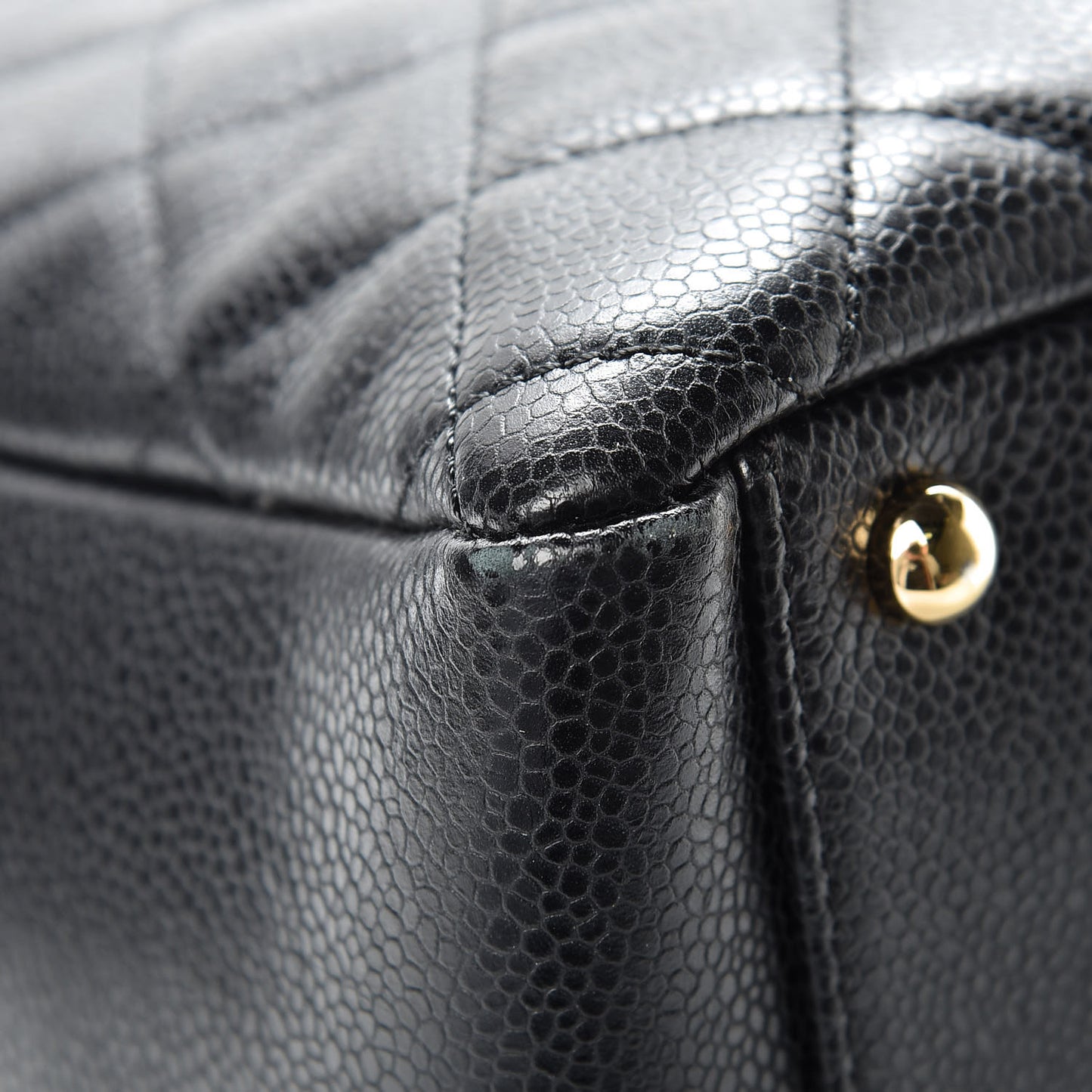 Caviar Quilted Petit Timeless Tote PTT Black
