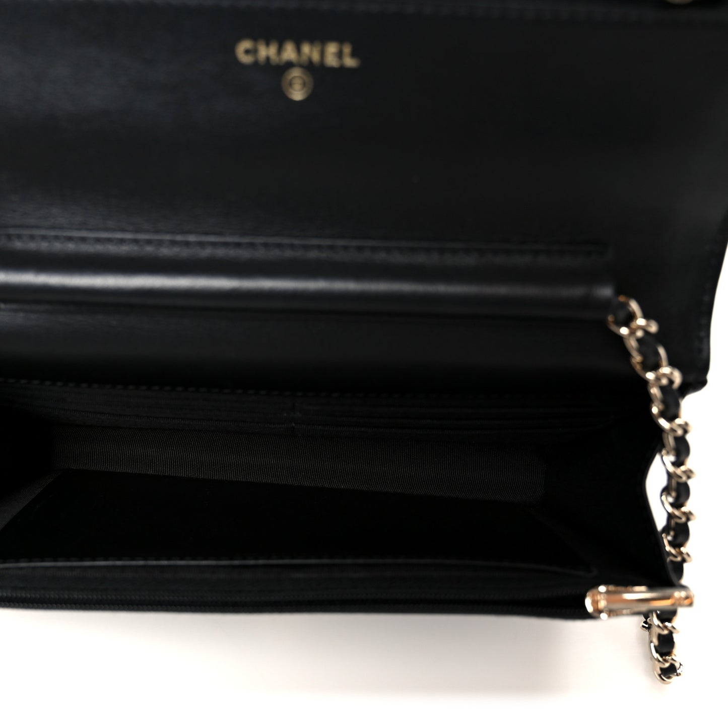 Patent Quilted Wallet On Chain WOC Black