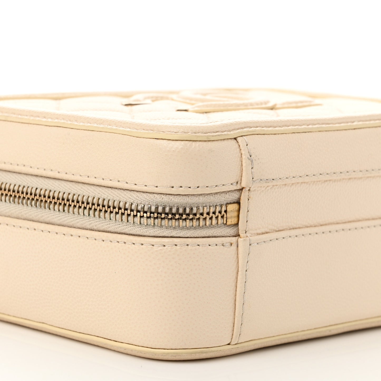 Caviar Quilted Small CC Filigree Vanity Case White