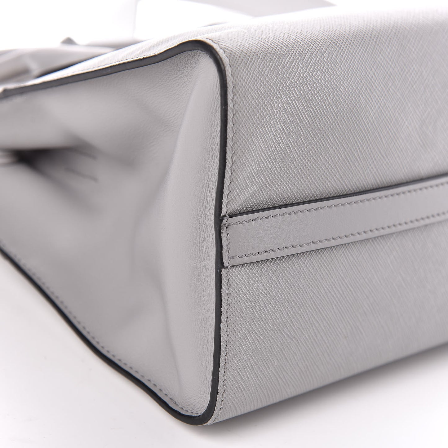 Saffiano City Calf Small Esplanade Tote Nube