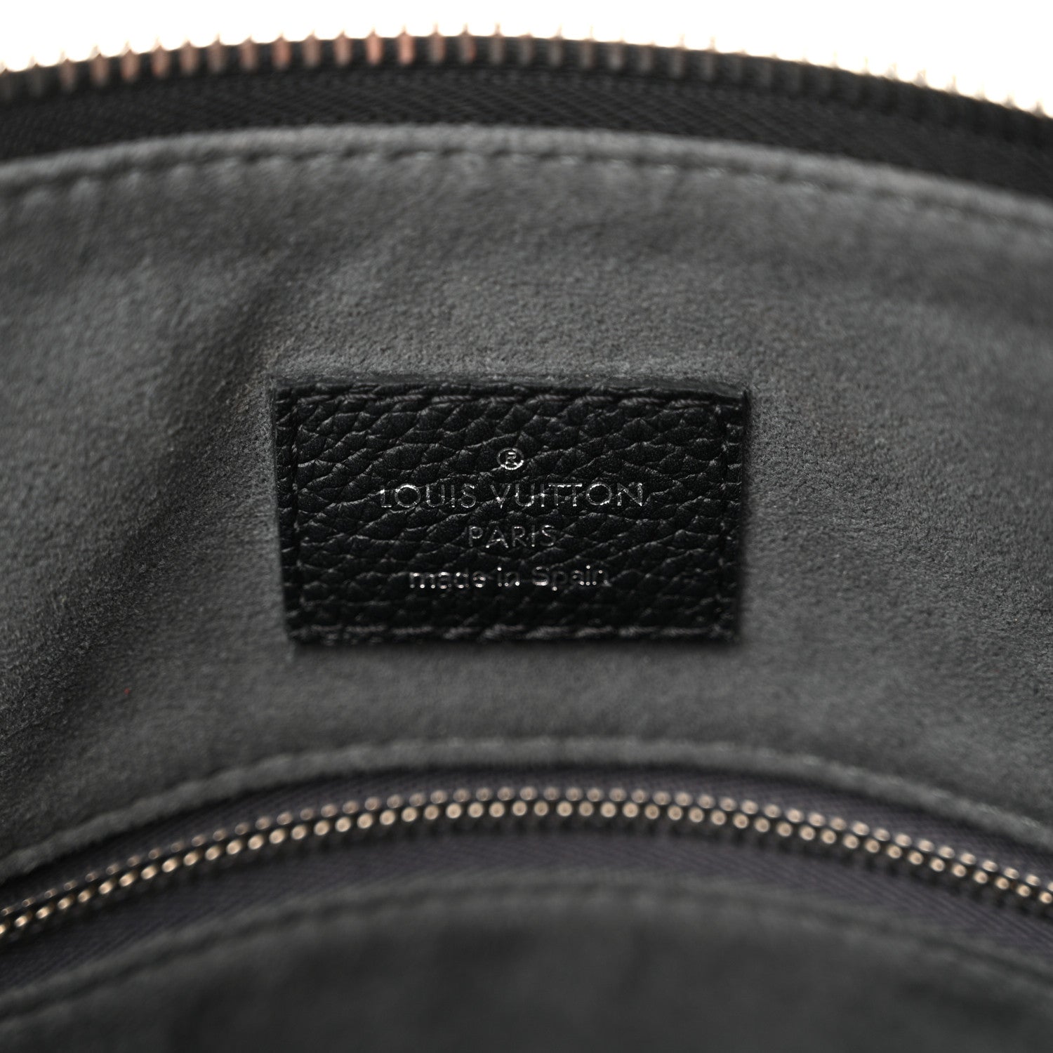 Louis Vuitton Mahina Beaubourg Hobo MM Black 6 of 10