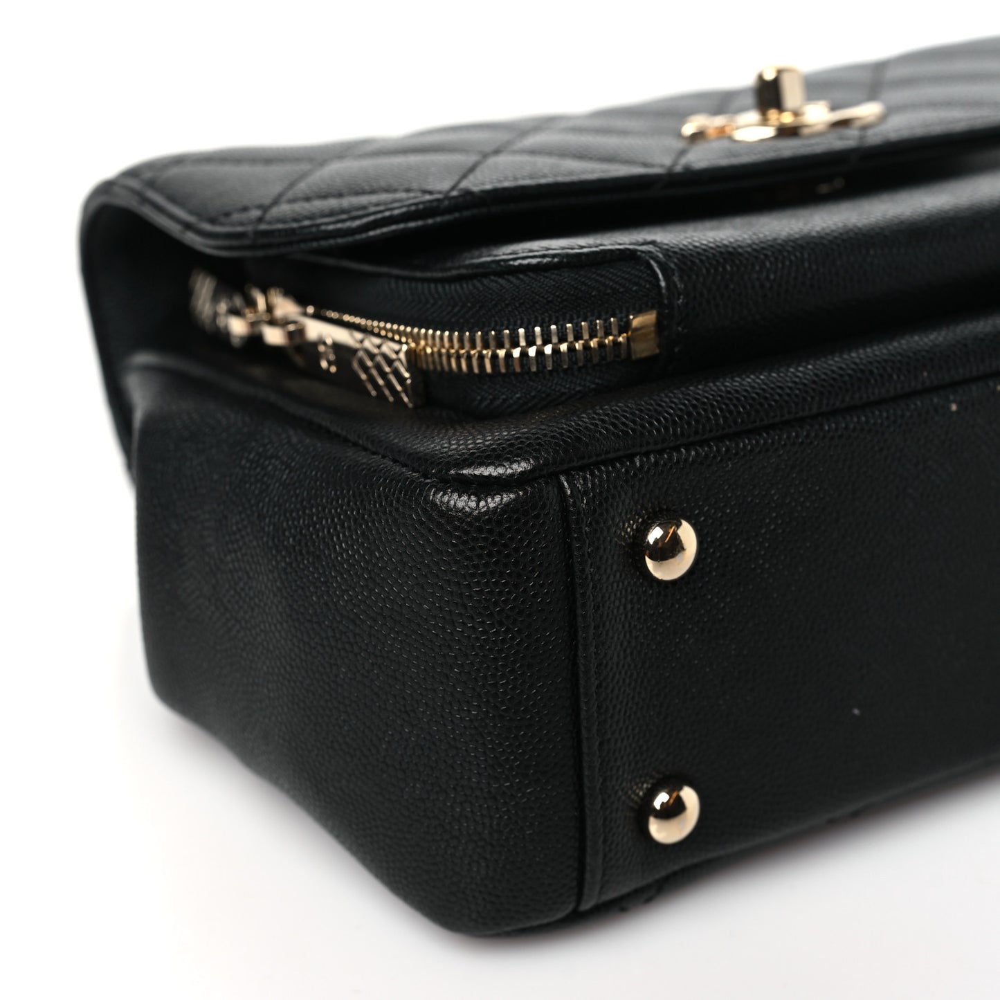 Caviar Quilted Medium Business Affinity Flap Black