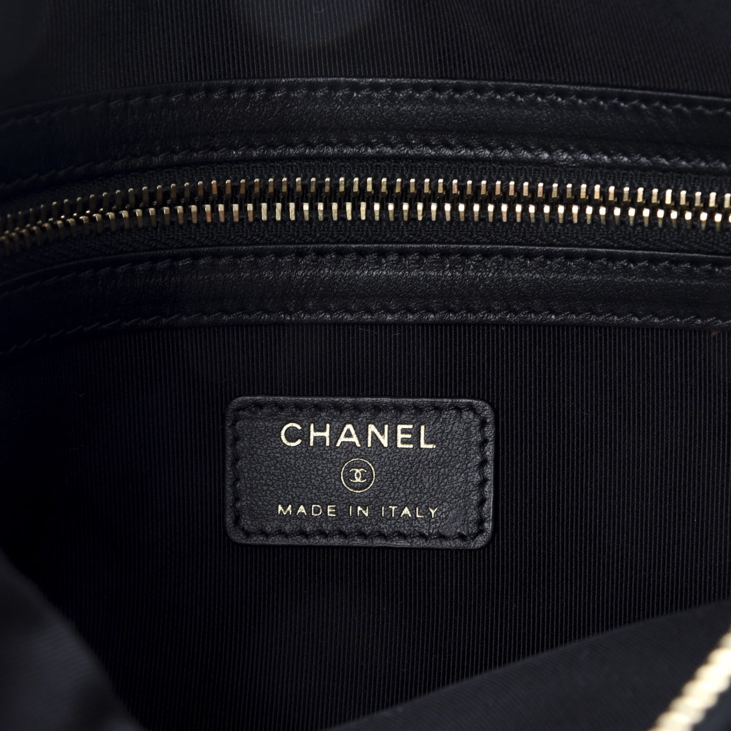 Caviar Studded Medium Deauville Pouch Black