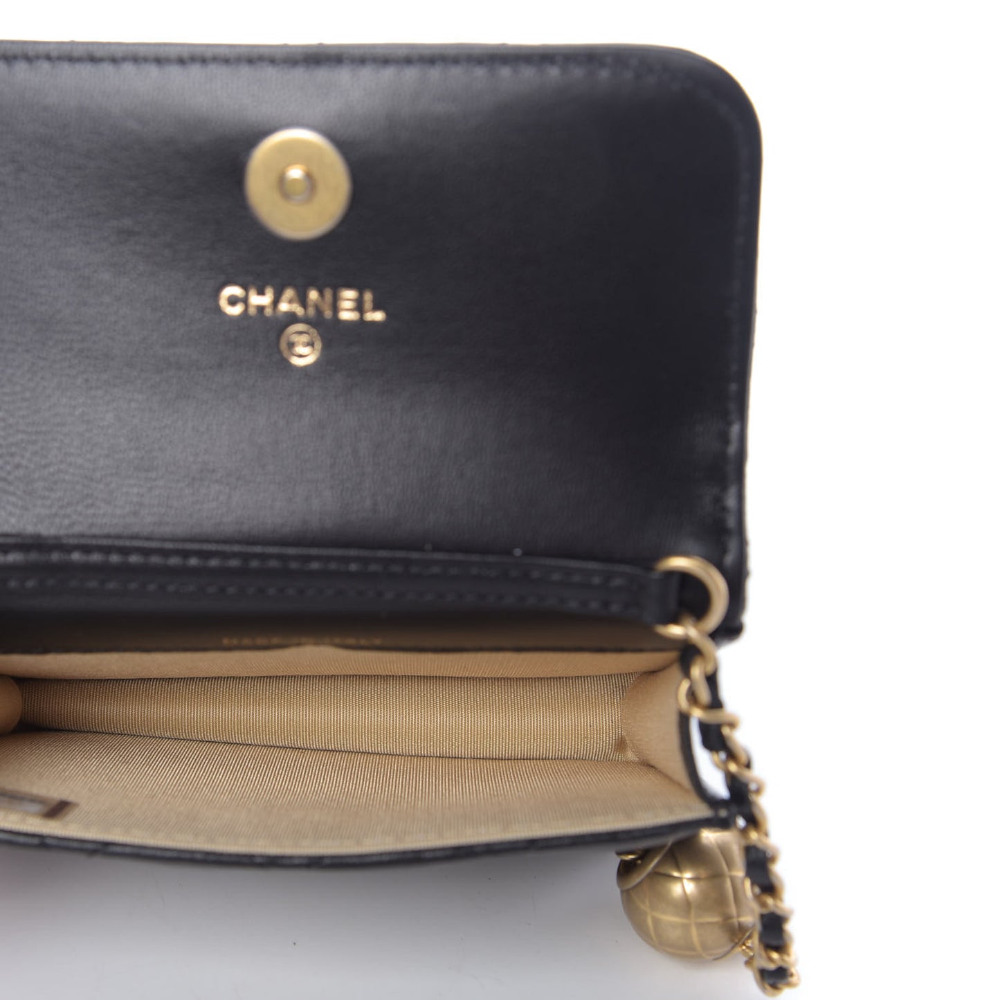 Lambskin Quilted Pearl Crush Clutch With Chain Black