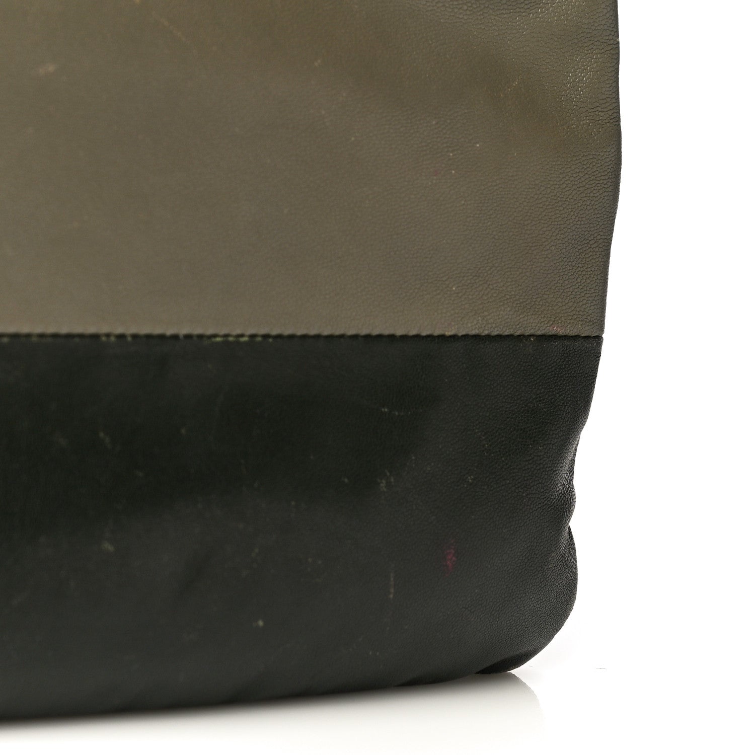 Celine Smooth Lambskin Bi-Color Solo Clutch Pouch Army Green 19 of 32