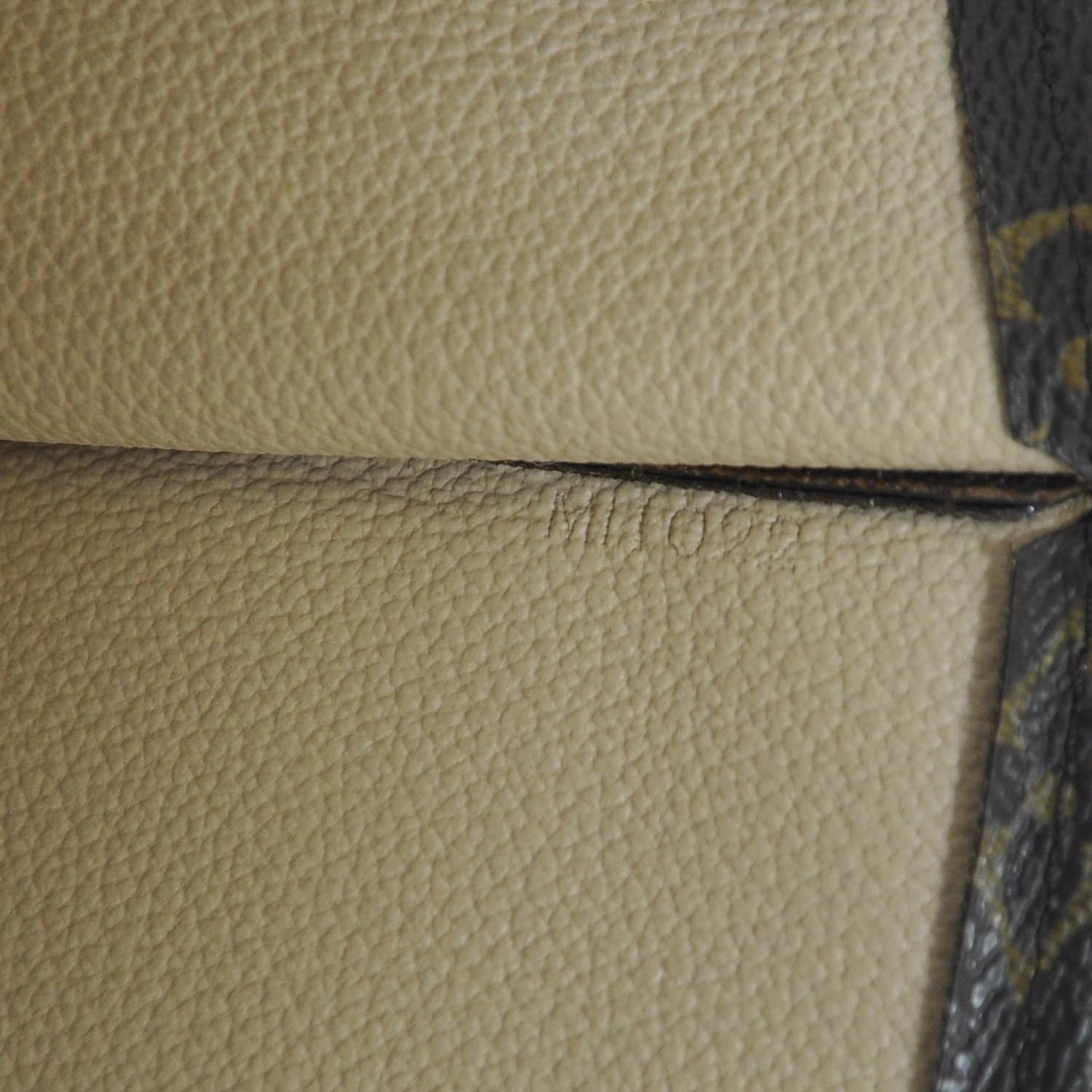 Monogram Sac Plat