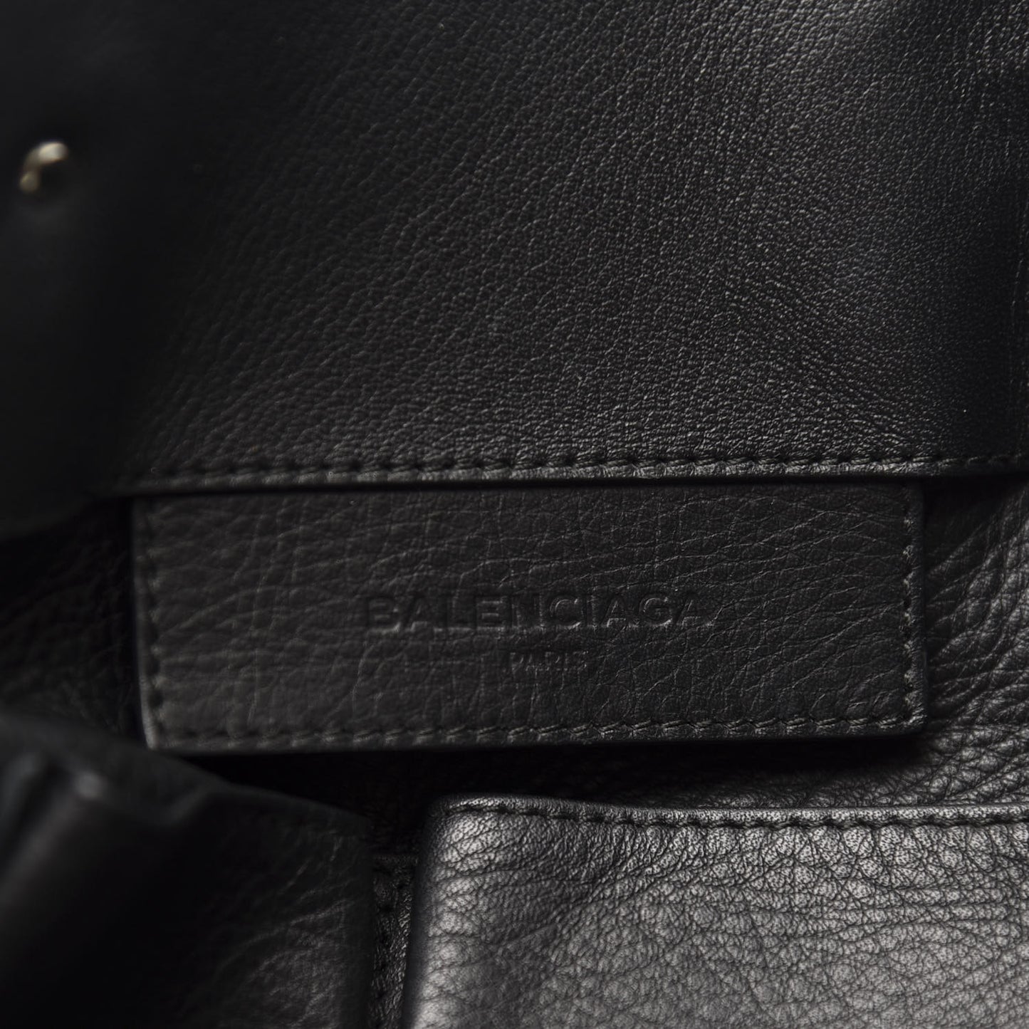 Supple Calfskin Papier A4 Zip Around Tote Black