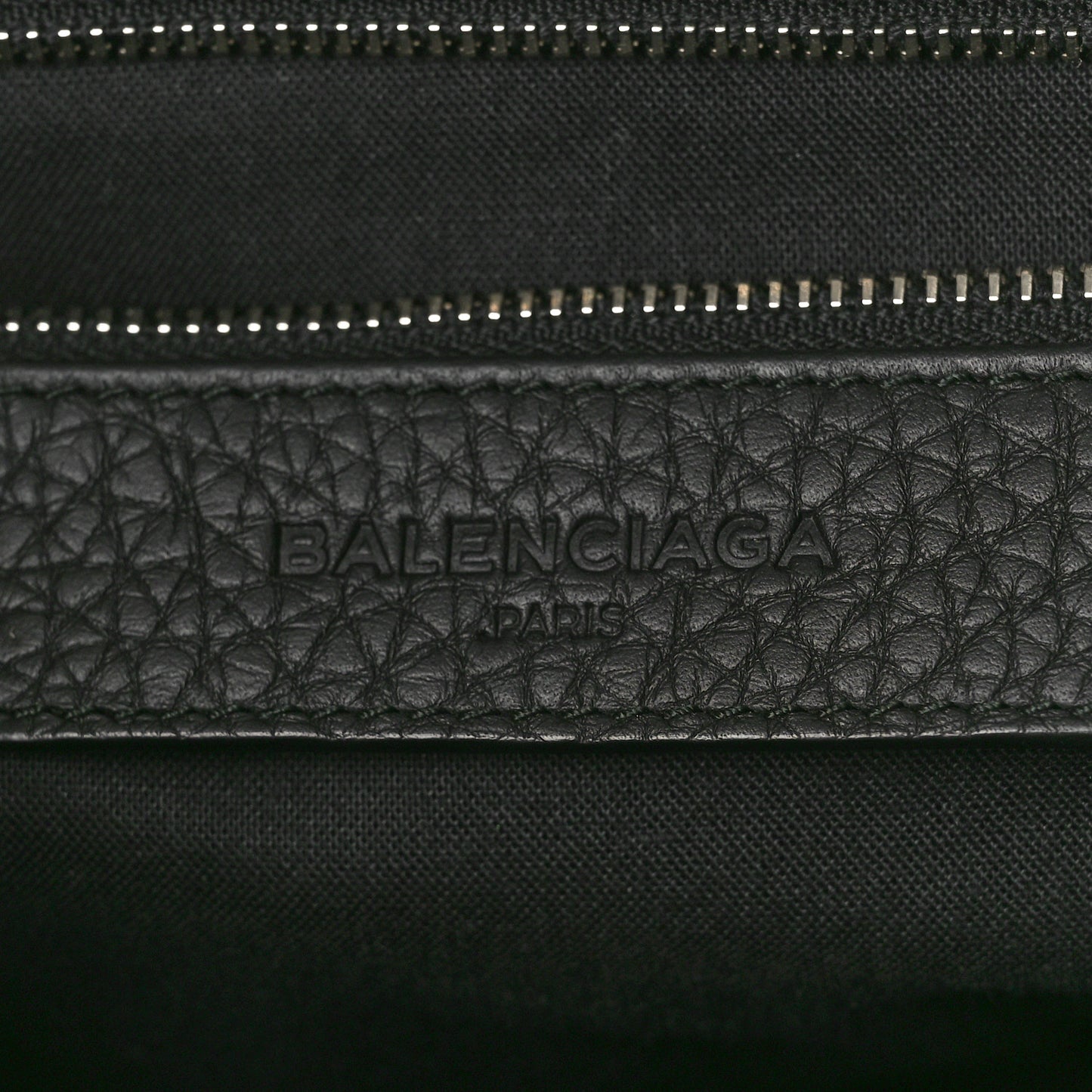 Vibrato Calfskin Classic Silver Hardware City Black