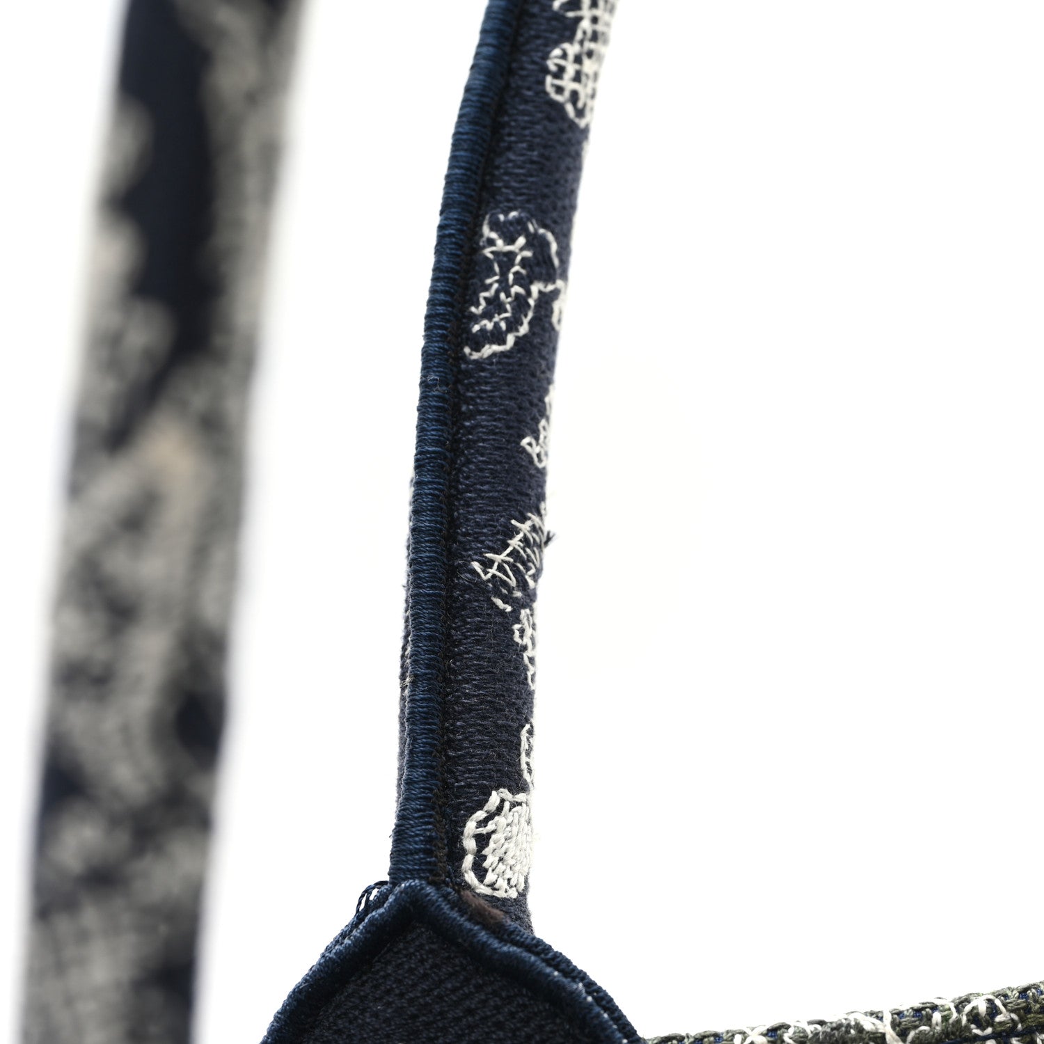 Christian Dior Canvas Embroidered Medium Dioriviera Toile De Jouy Book Tote Blue 12 of 13
