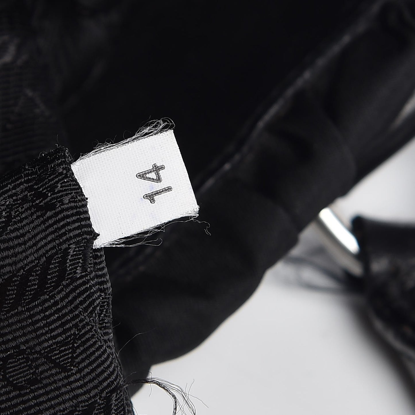 Tessuto Nylon Gaufre Tote Black