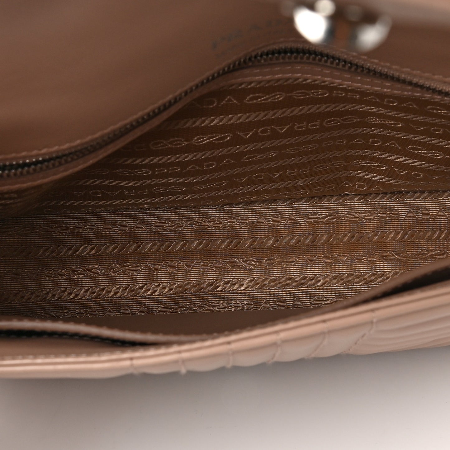 Soft Calfskin Impunture Diagramme Medium Chain Flap Shoulder Bag Cipria