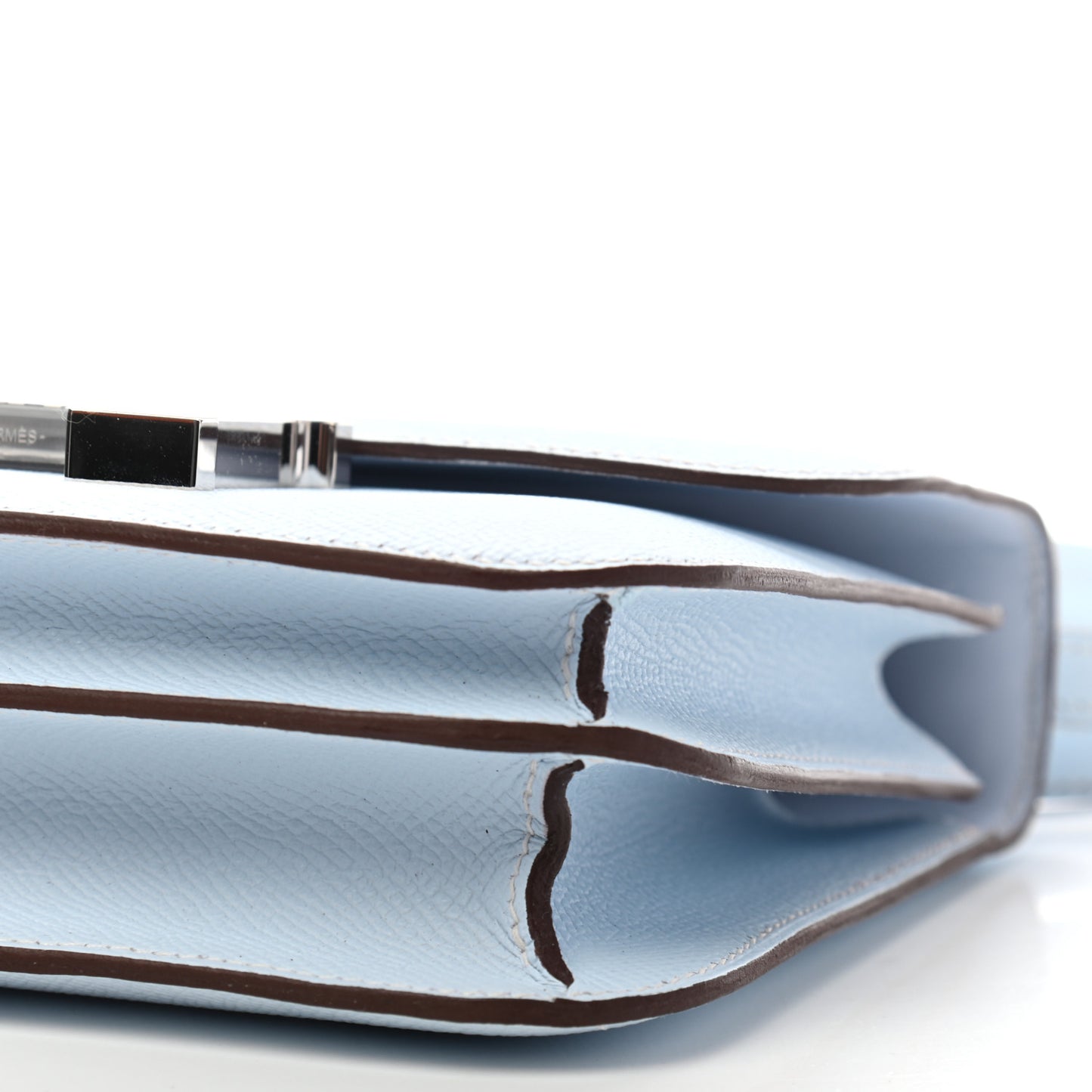 Epsom Constance 18 Bleu Brume