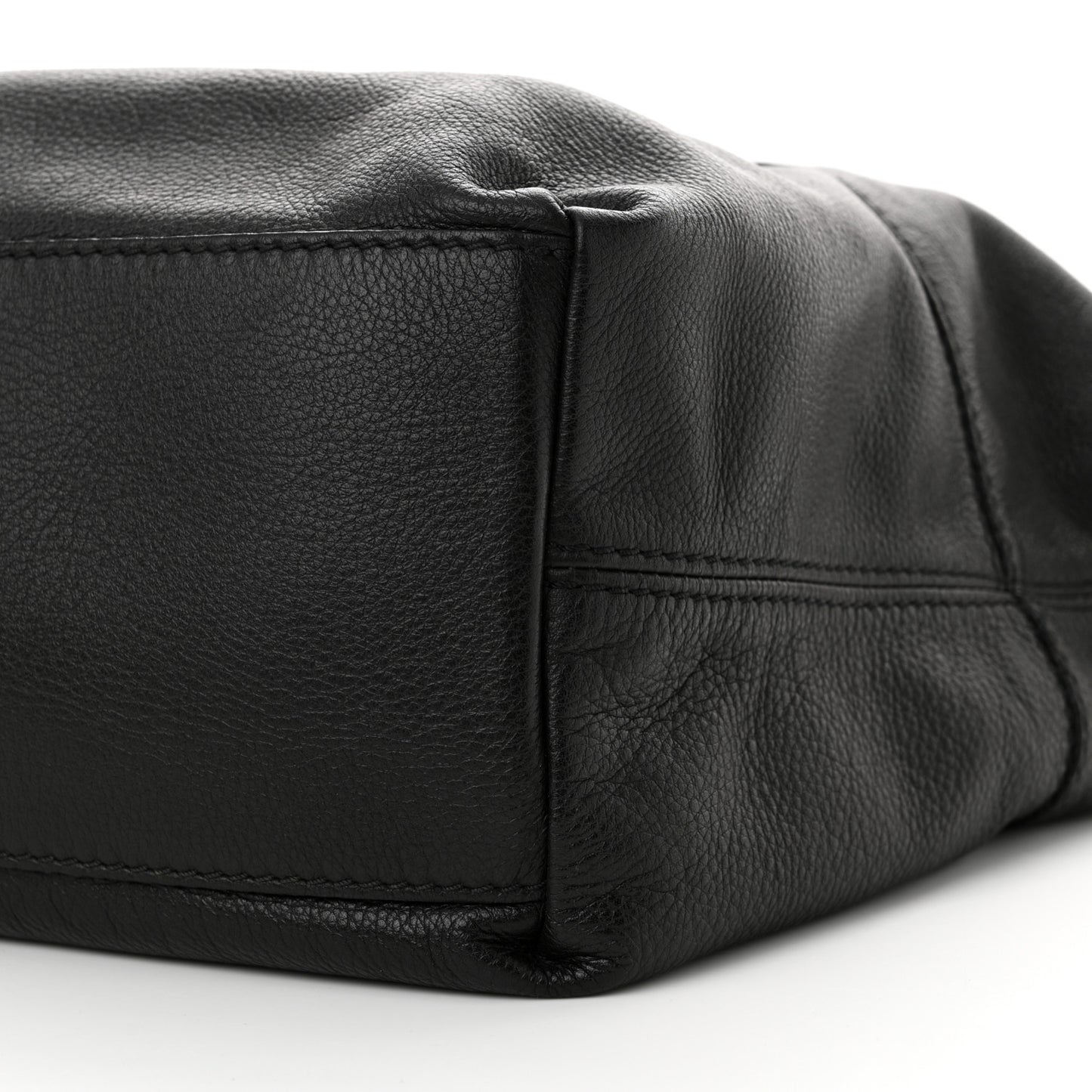 Waxy Grained Calfskin Studded Medium Nightingale Black