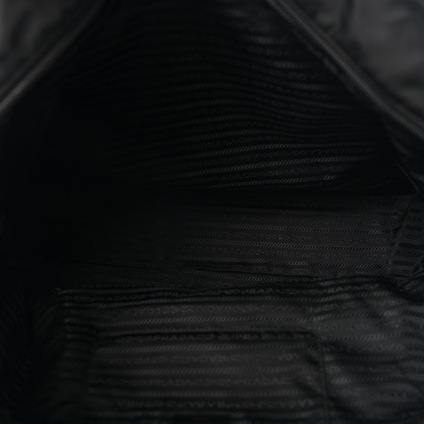 Tessuto Nylon Vela Saffiano Tote Black