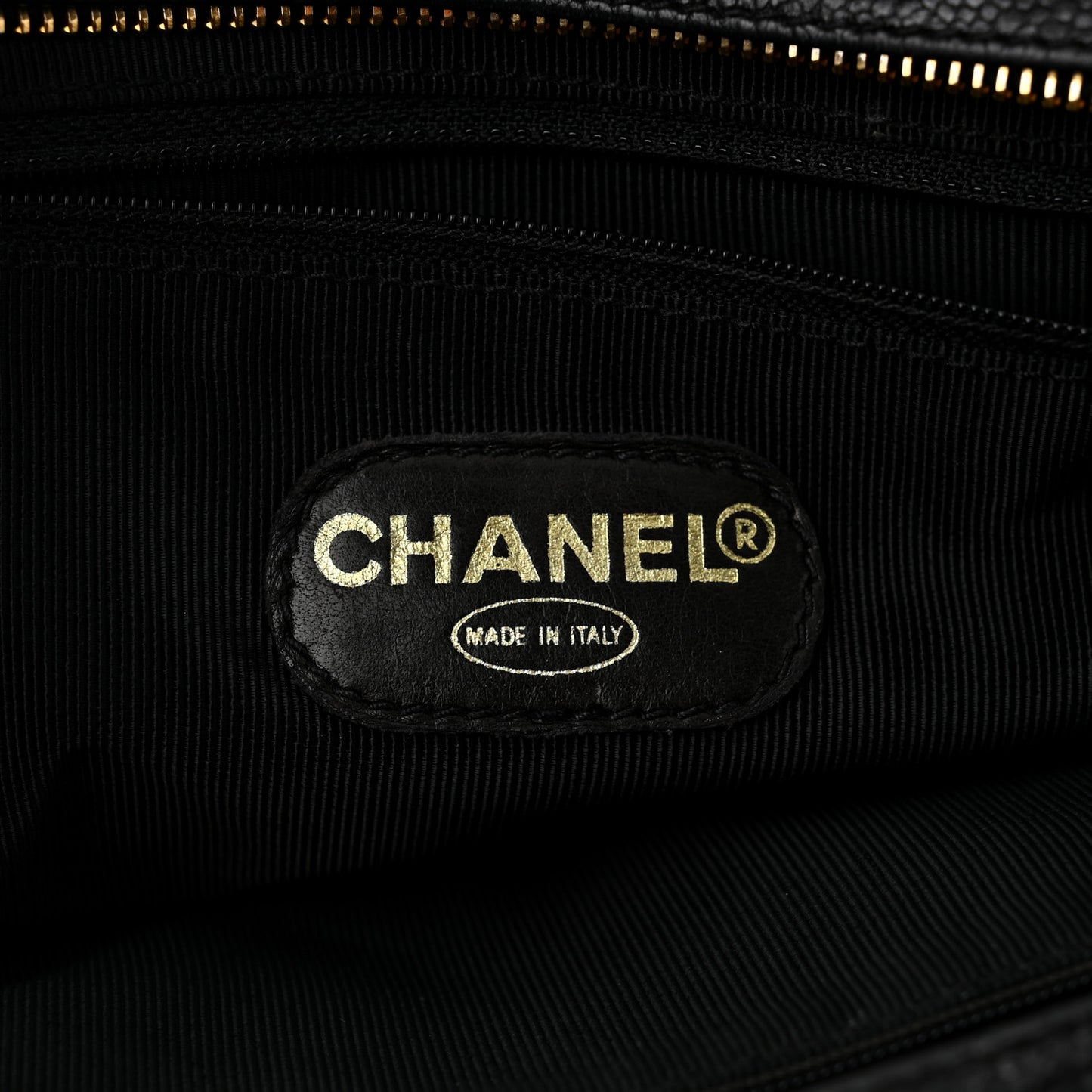 Caviar CC Shoulder Bag Black
