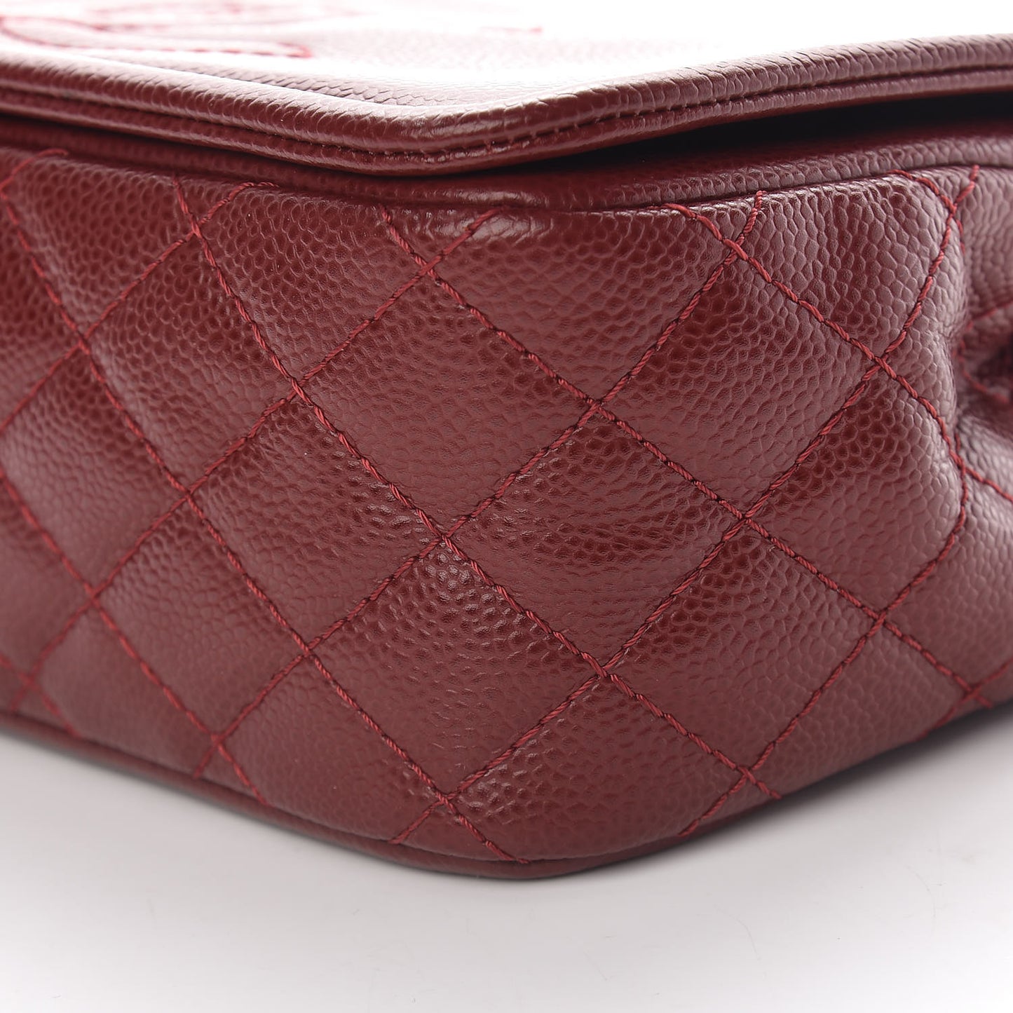 Caviar Medium Timeless CC Flap Dark Red