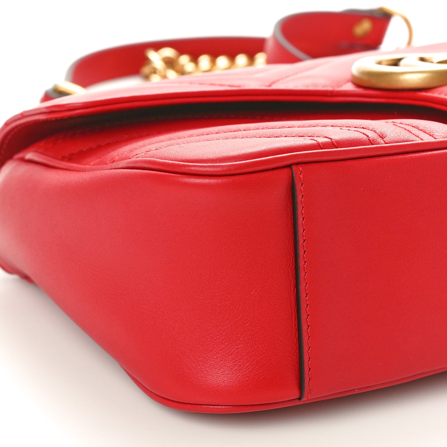 Calfskin Matelasse Small GG Marmont Shoulder Bag Hibiscus Red
