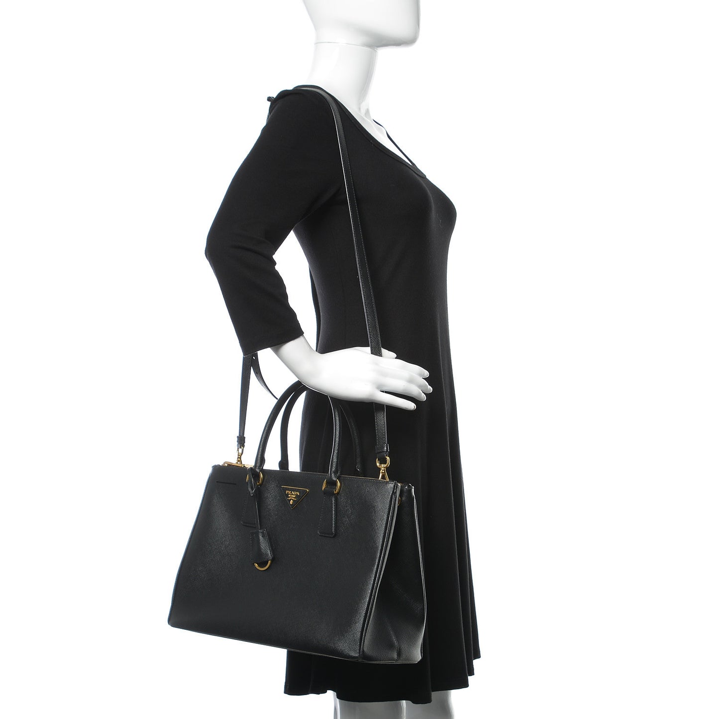 Saffiano Medium Galleria Double Zip Tote Black