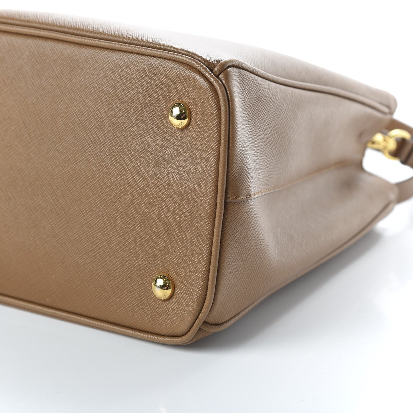 Saffiano Lux Medium Tote Caramel