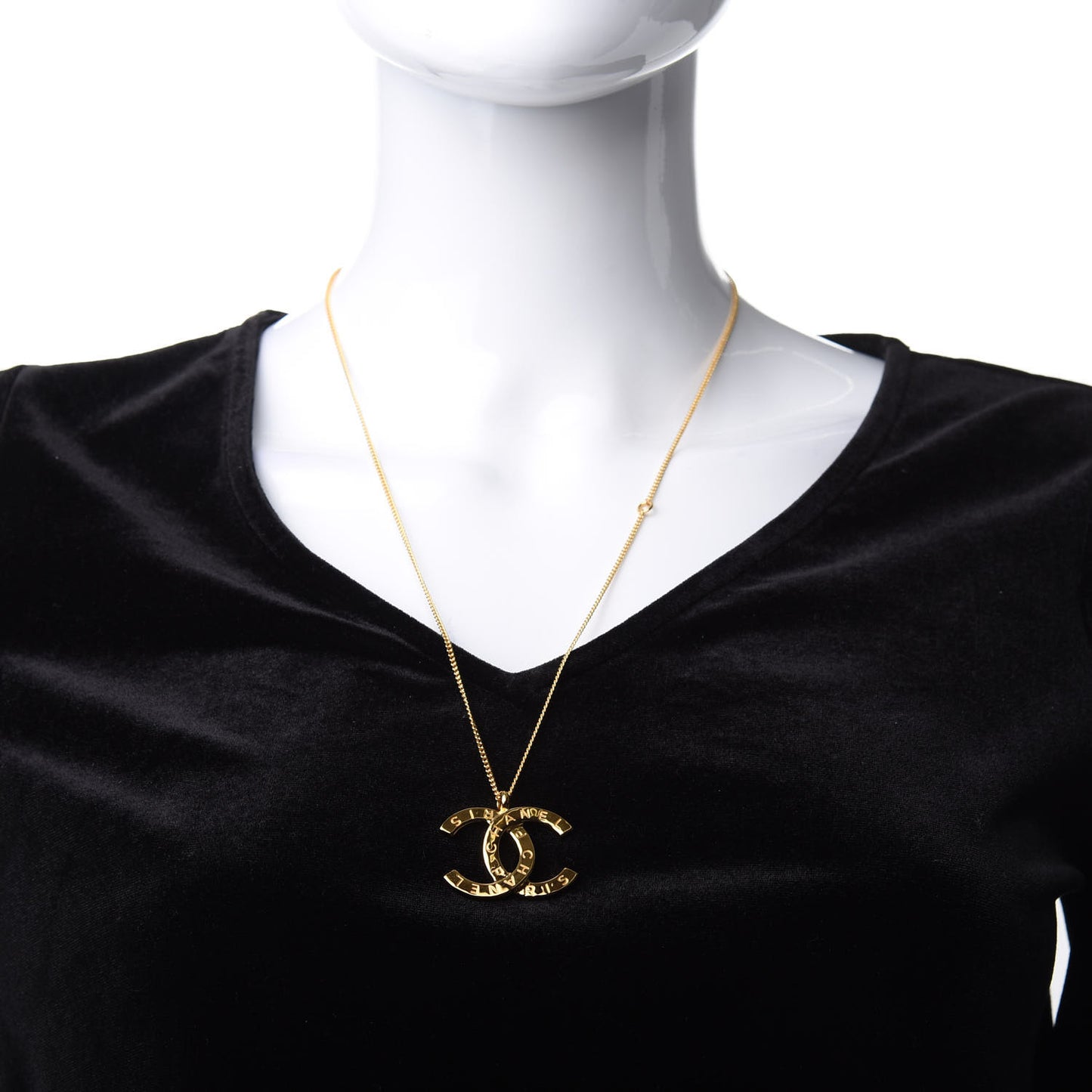 Metal CC Paris Button Necklace Gold