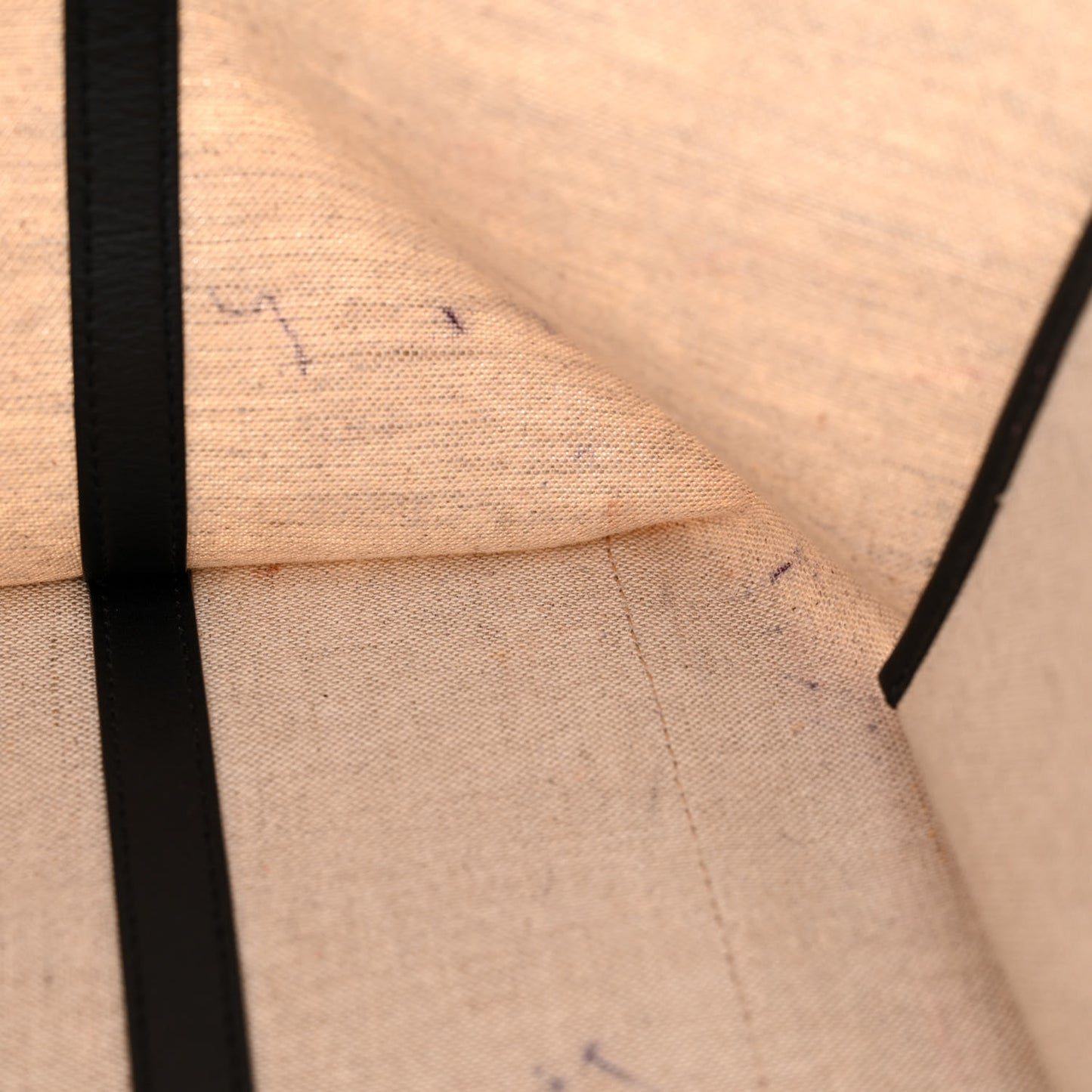 Canvas Glitch Logo Medium Aren Shopper Tote Black White