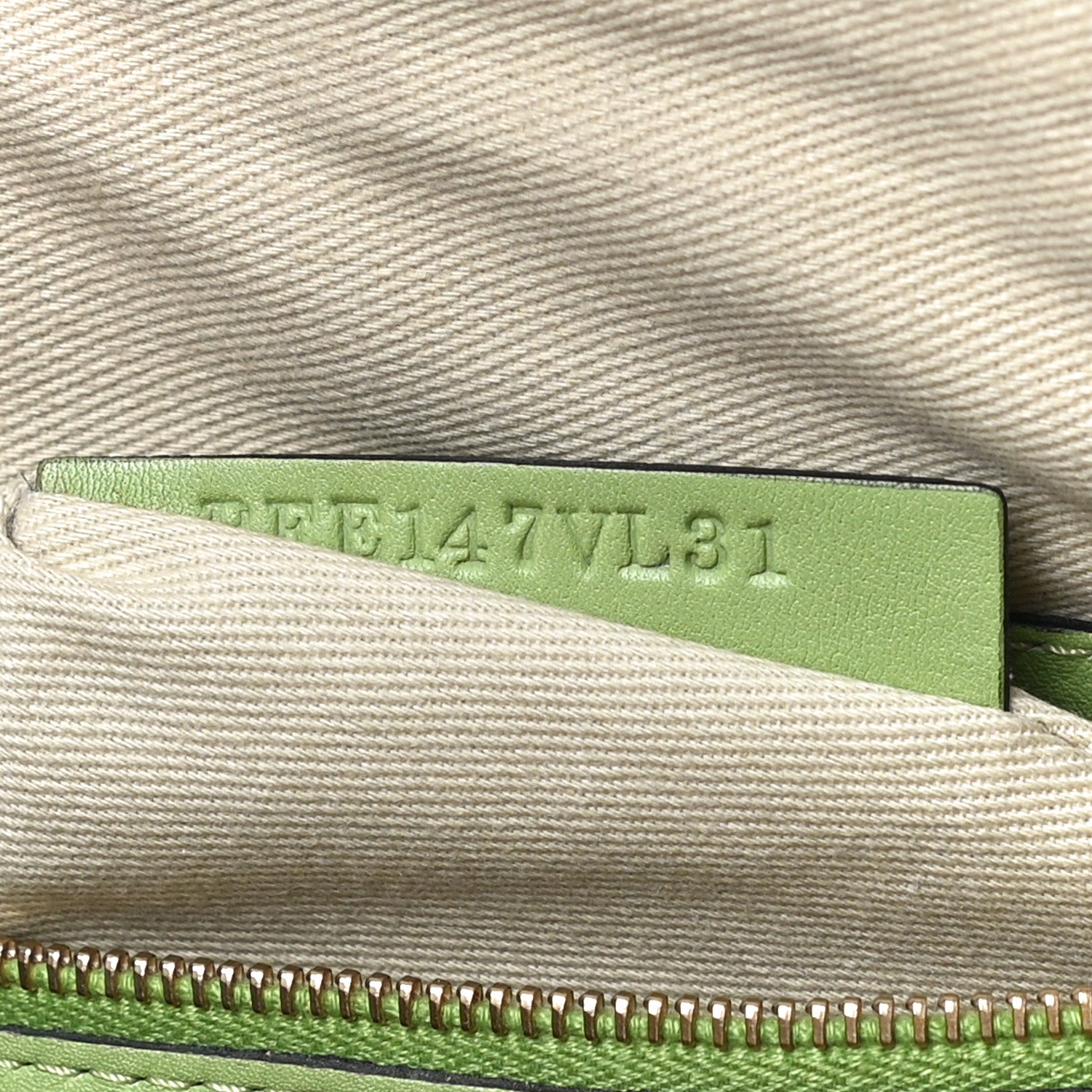 Valentino Garavani Vitello Large Rockstud Zip Wristlet Pouch Pop Apple 7 of 16